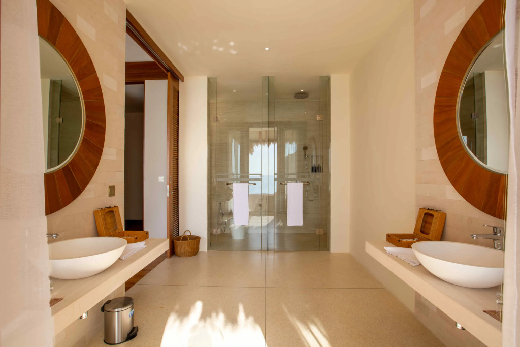 Furaveri Island Resort & Spa