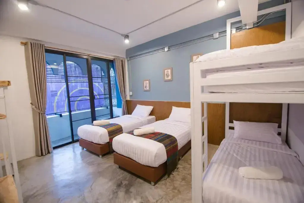 Quadruple room with balcony