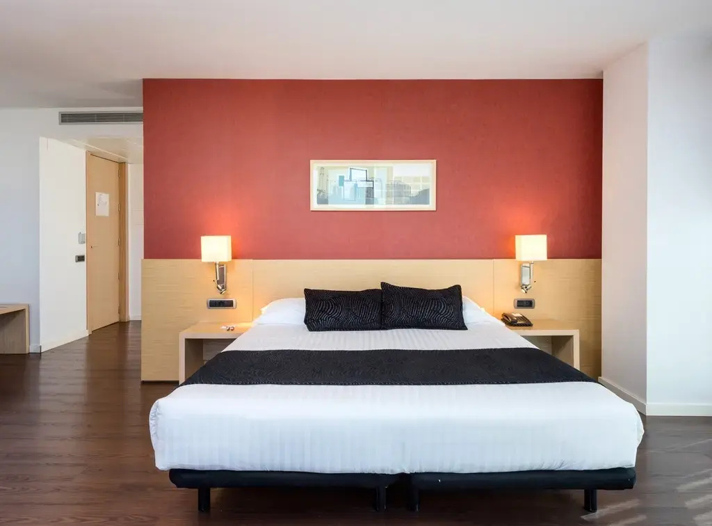 Double room (full double bed)