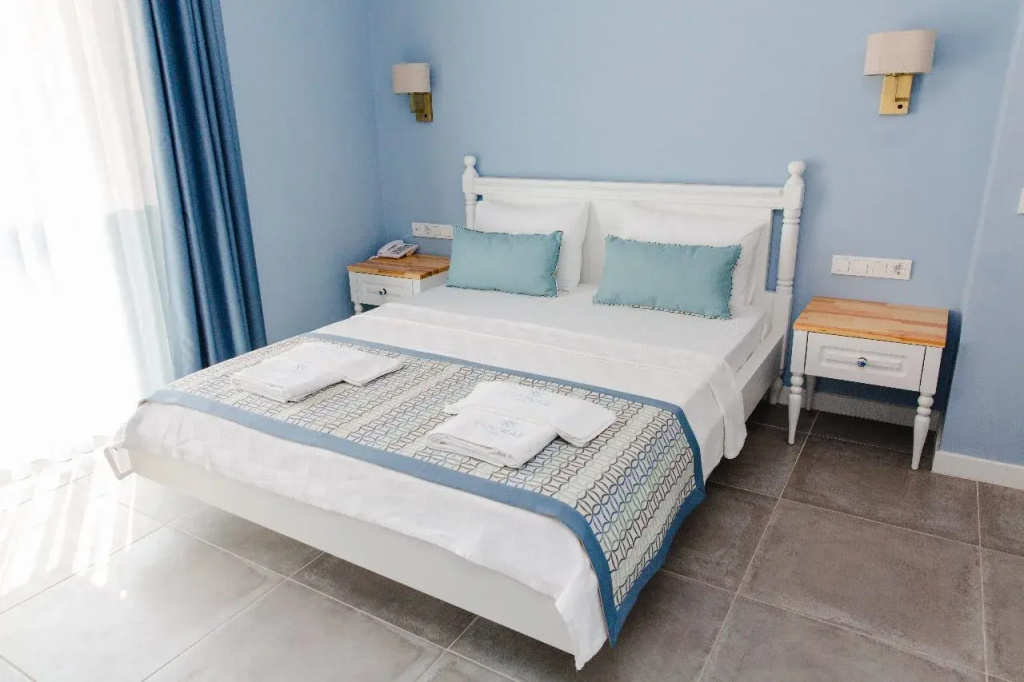Standard Double room with balcony and with city view (full double bed)