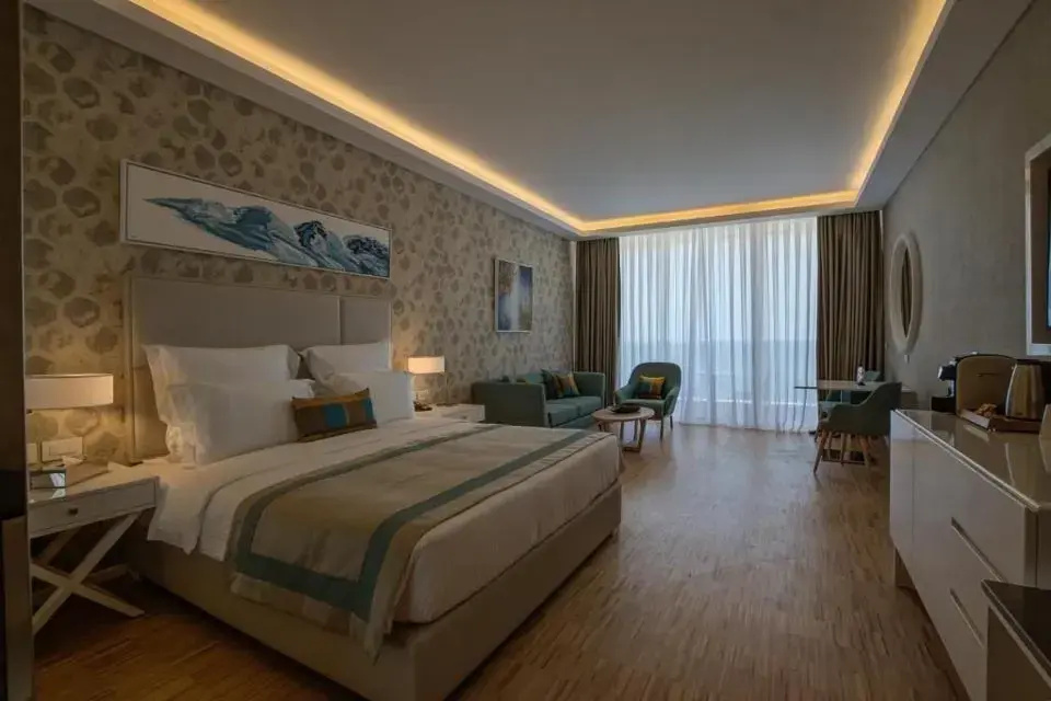 Double Bay Junior Suite (full double bed)