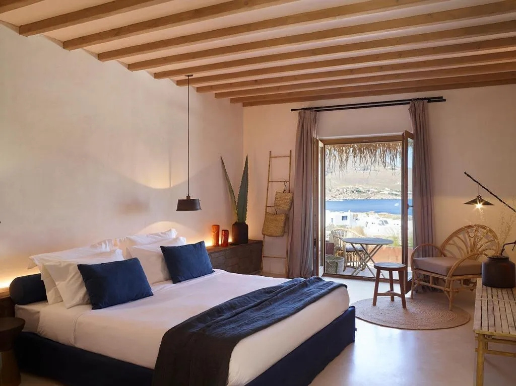 Sunrise Double Suite with sea view (full double bed)