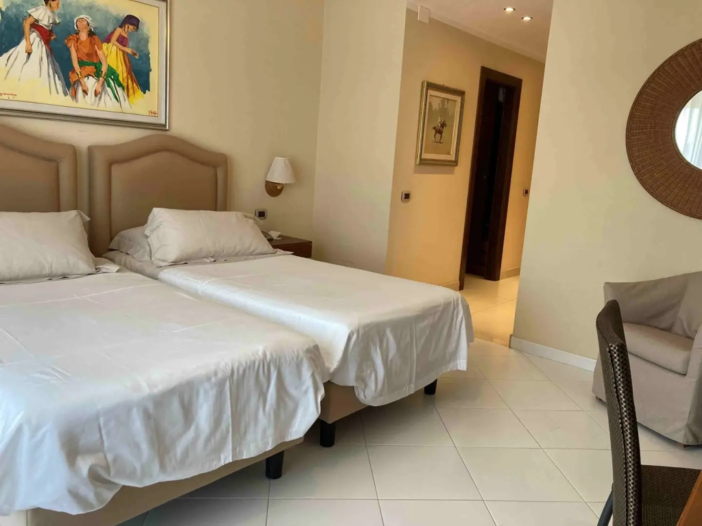 Superior Double room with sea view (full double bed)