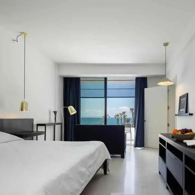 1 Bedroom Double Suite with sea view (full double bed)