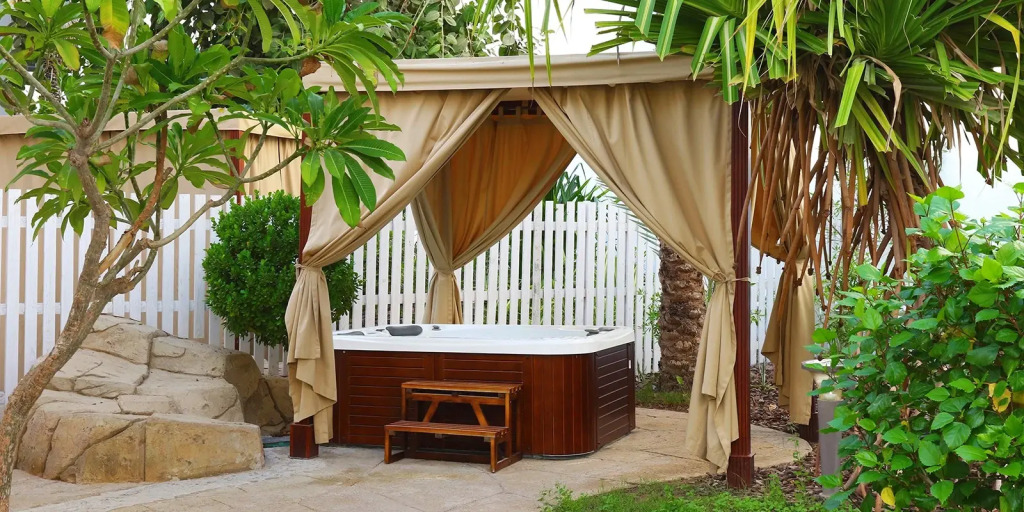 Dubai Marine Beach Resort & Spa