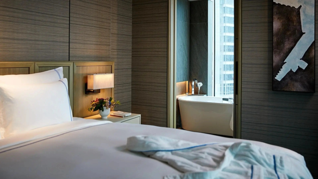 Premier Double room with city view (full double bed)