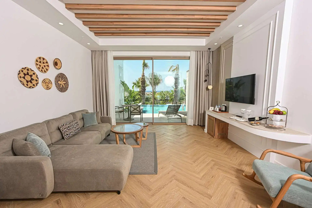 Lagoon Suite