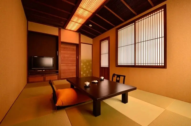 Shitashimi no ma Kasuragi Yamabuki with Private Hot Spring (Futon Bed) room