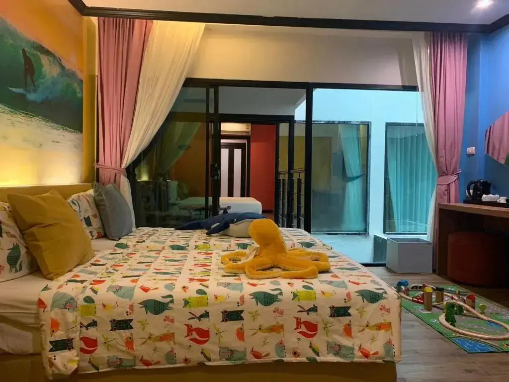 Четырёхместный номер без окна семейный Superior в Must Sea Hotel Kata