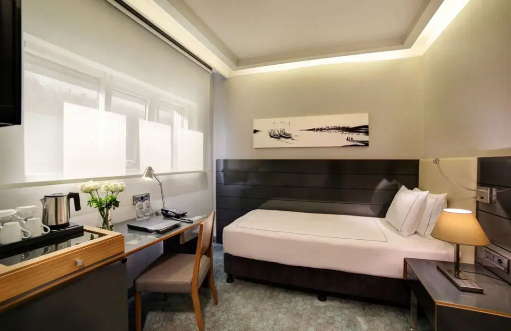 Economy room