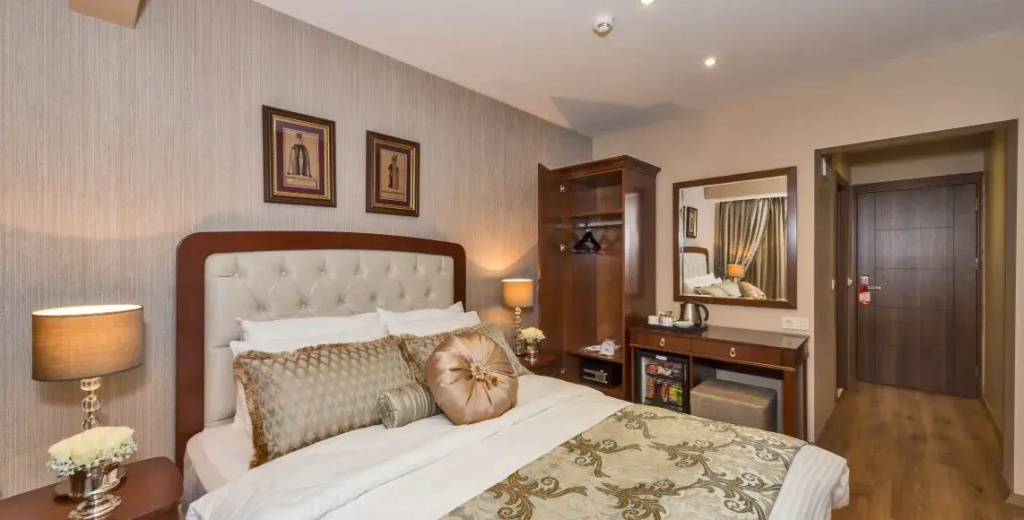 Side Building Double room (full double bed)