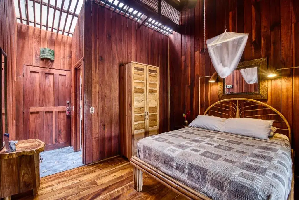 Ocean Double room (full double bed)