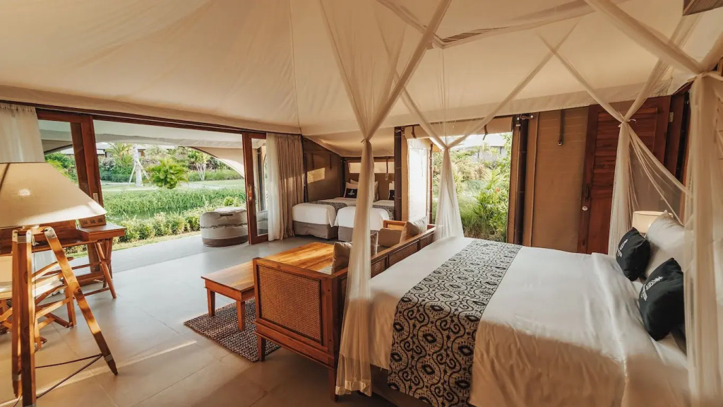 Family Quadruple room with garden view