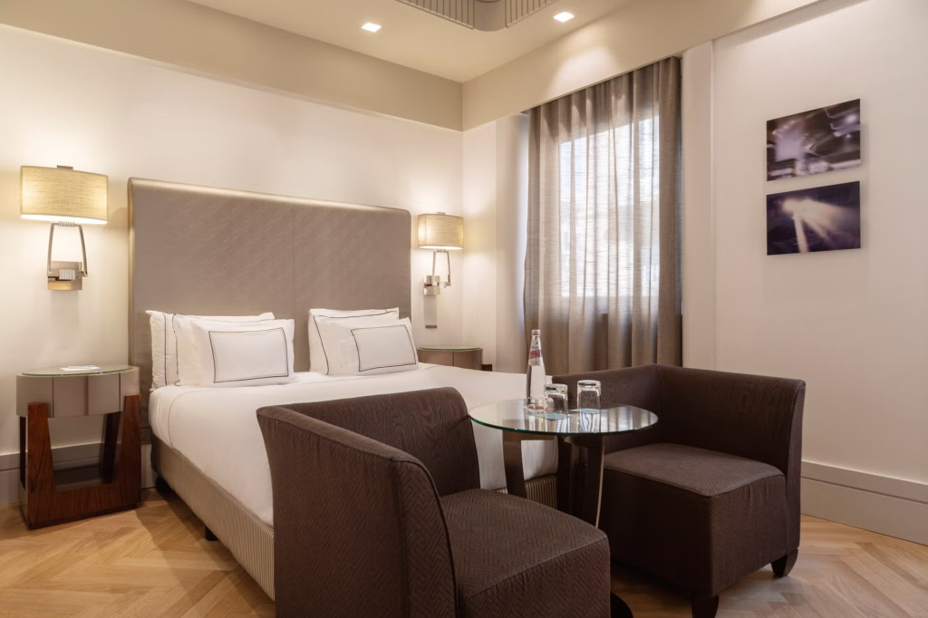 Deluxe Double room (full double bed)