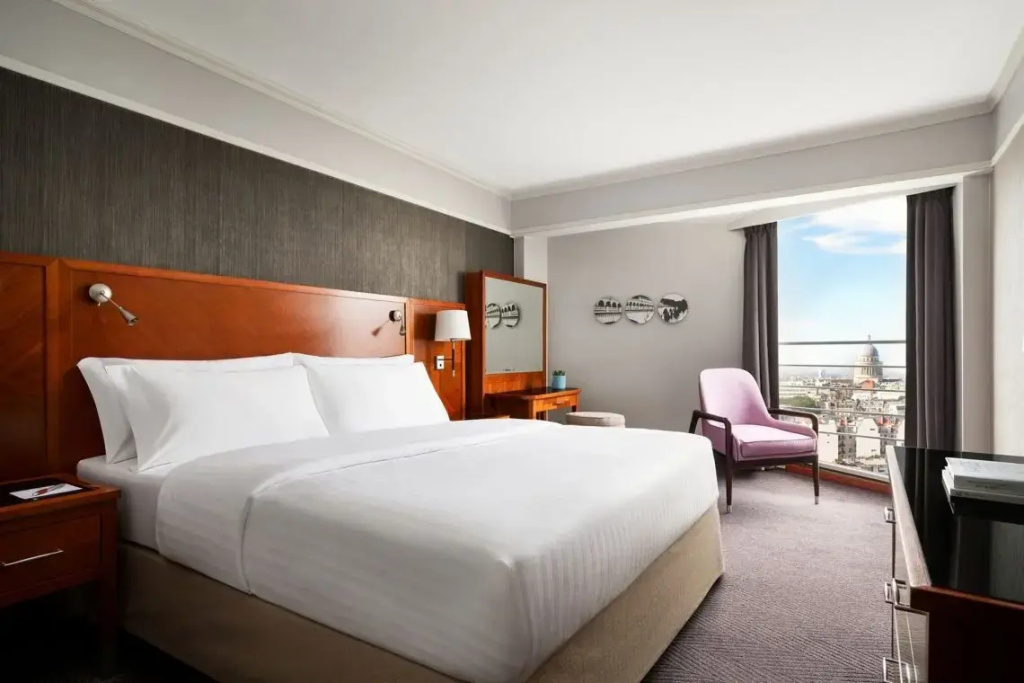 Family Suite, Bedroom 1: 1 King, Bedroom 2: 1 Queen Murphy, WIFI