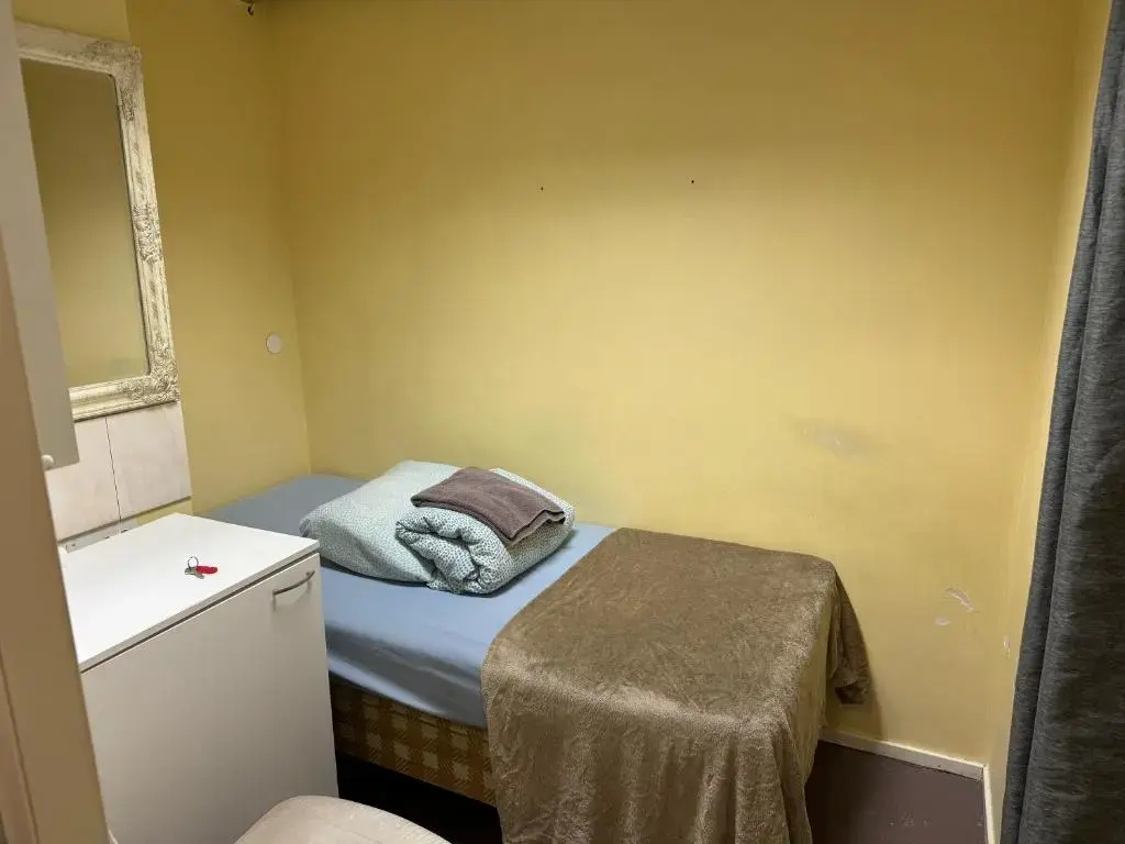 Small No Window Single Semi-Basement room