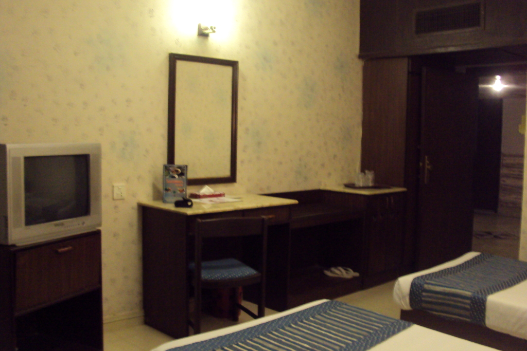 Hotel Sarawan by null
