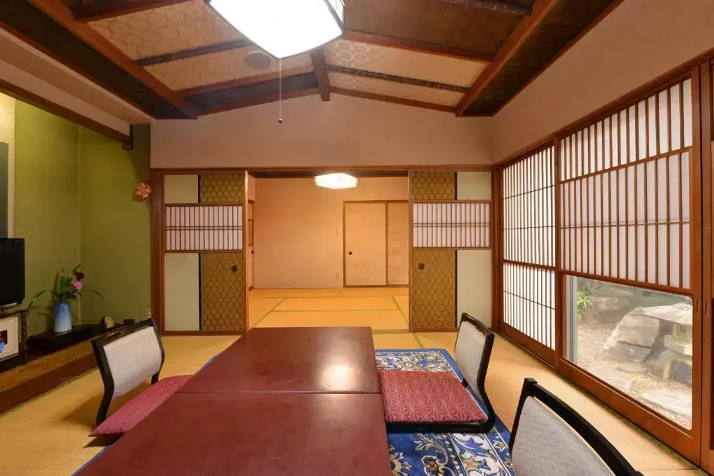 Kappo Ryokan Shiroyama - Chambres