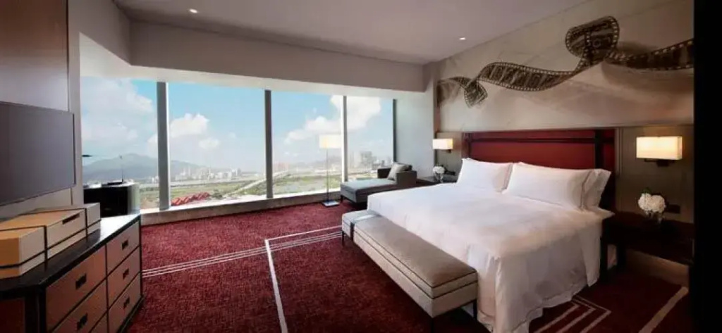Celebrity Deluxe Double room (full double bed)