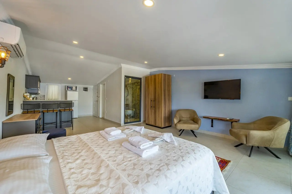 Sternschanze Double Penthouse Room (full double bed)