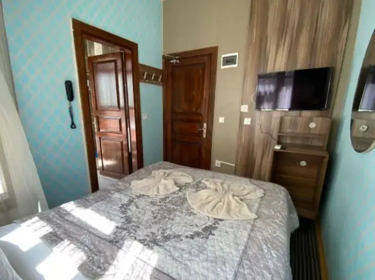Basic Double room (full double bed)