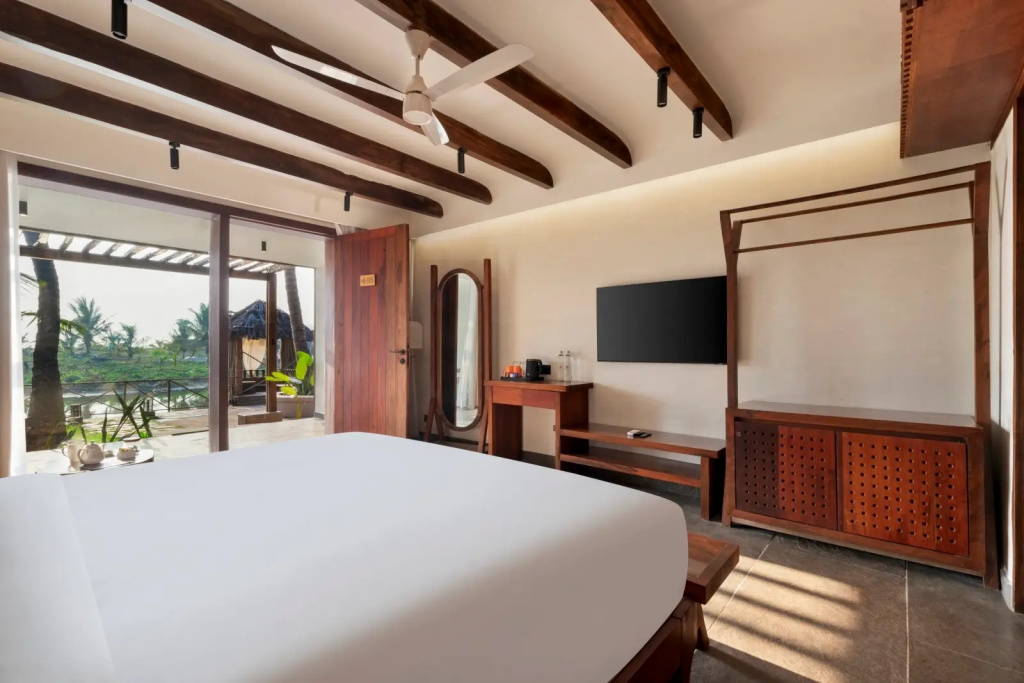 Platinum Double room (full double bed)
