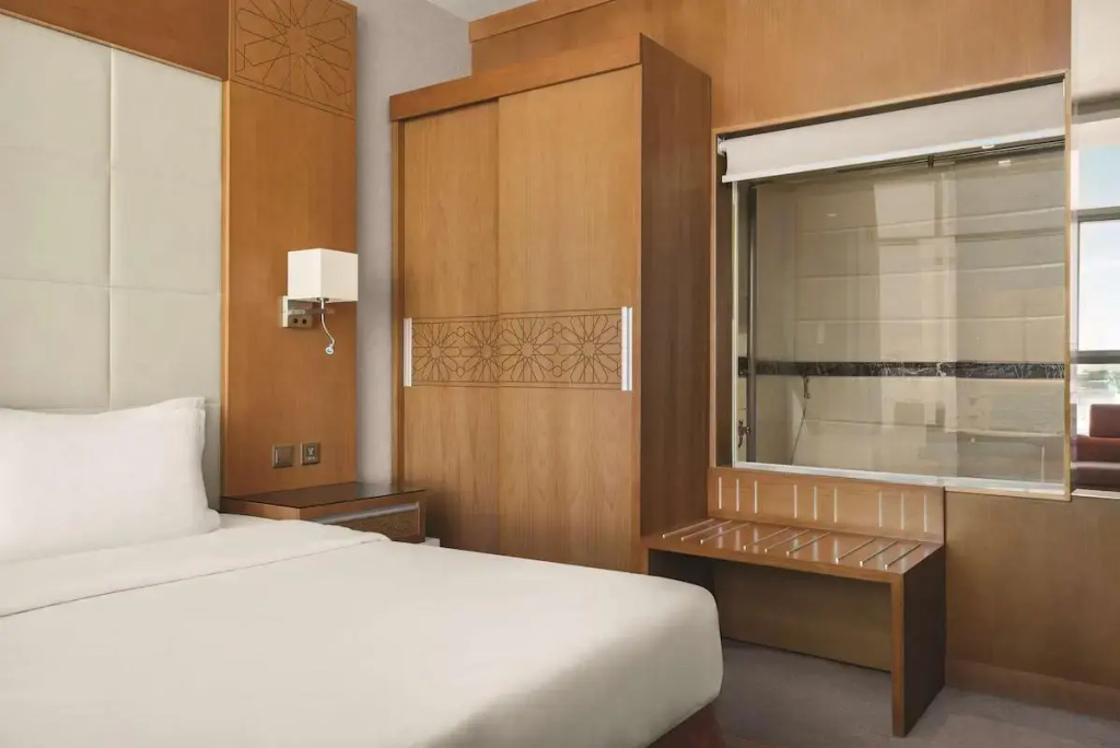 Standard Double room with city view (full double bed)