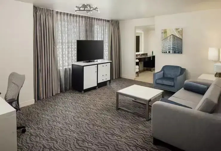 DoubleTree Suites by Hilton Hotel Detroit Downtown - Fort Shelby - Chambres