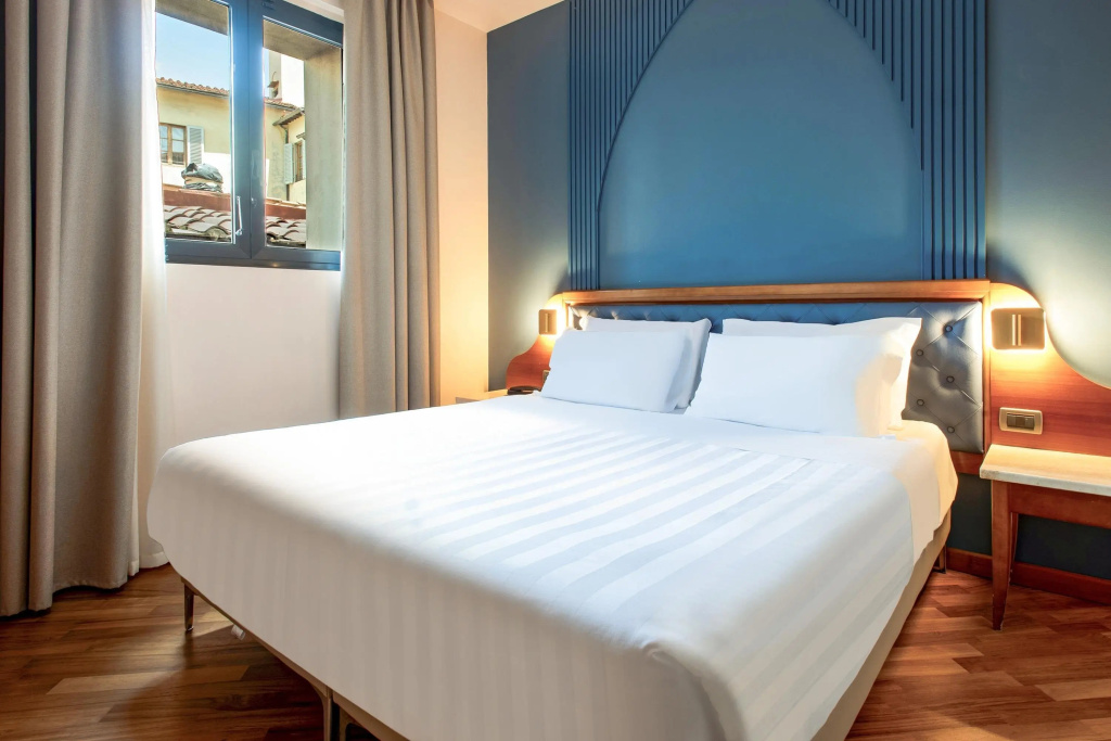 Double room (full double bed)