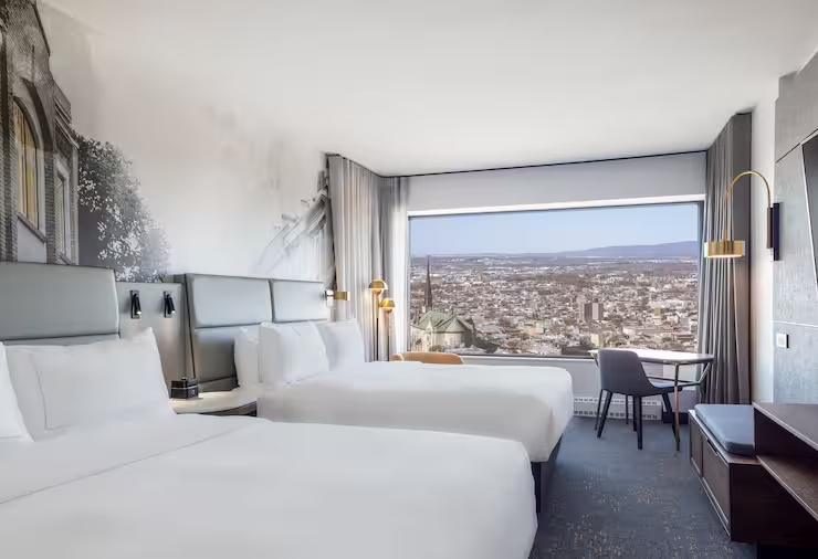 Executive Parliament View Quadruple room