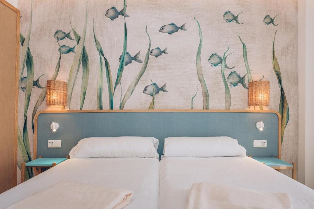 Premium Double room with side sea view (twin beds)