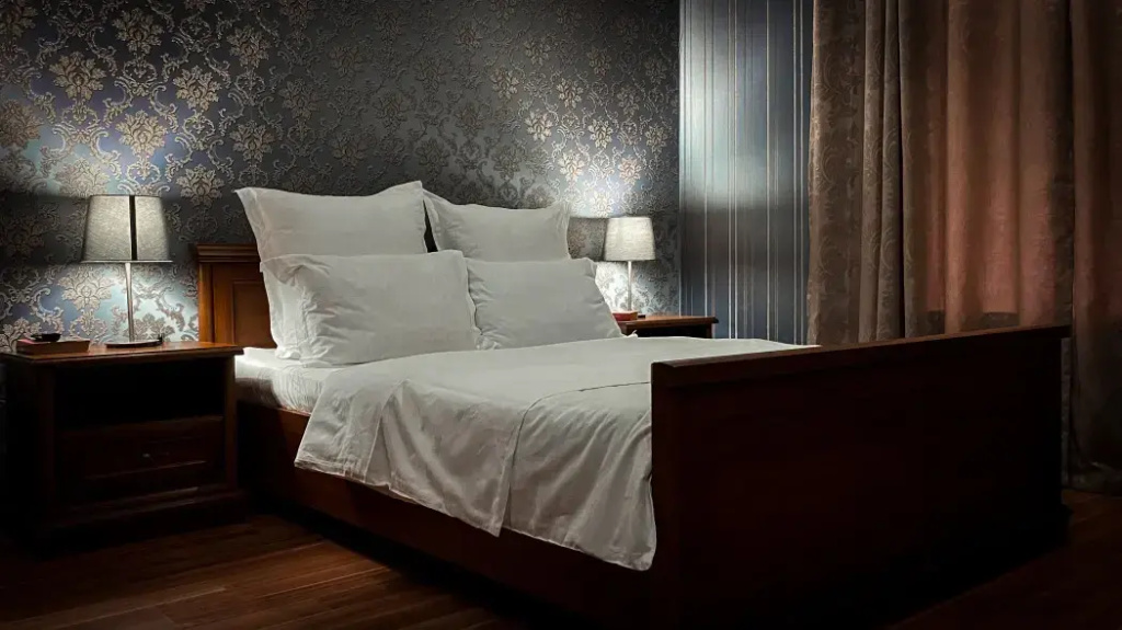 Double Suite (full double bed)