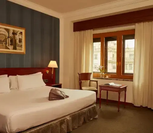 Double room with view (full double bed)