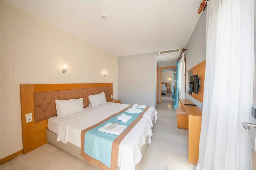 Double Suite (full double bed)