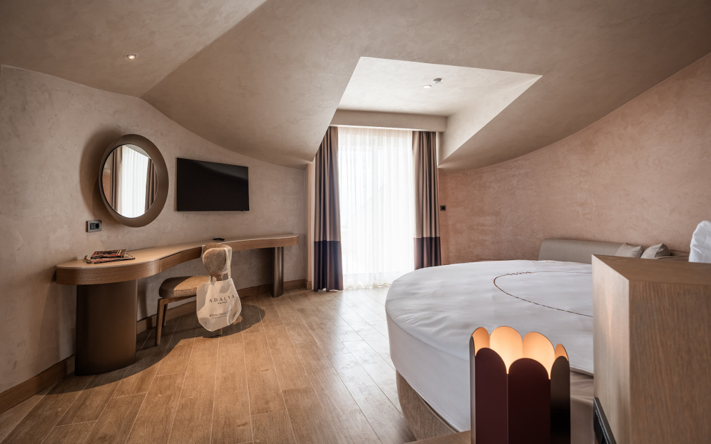 Double Bliss Suite (full double bed)
