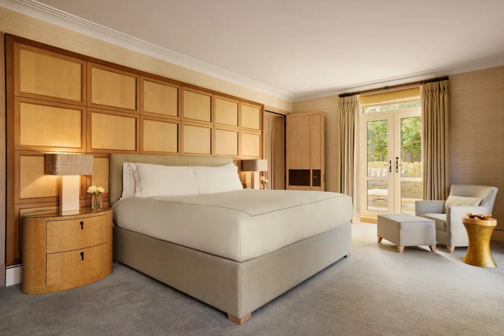 2 Bedrooms Crescent Terrace Suite