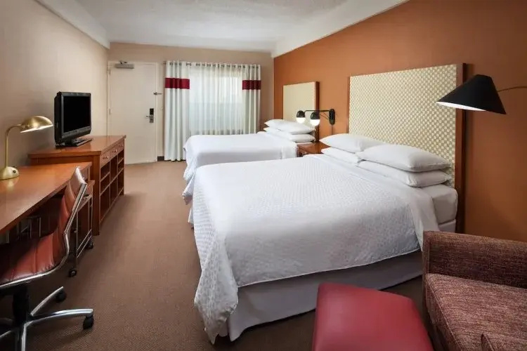 Four Points by Sheraton Los Angeles International Airport (USA) - Chambres