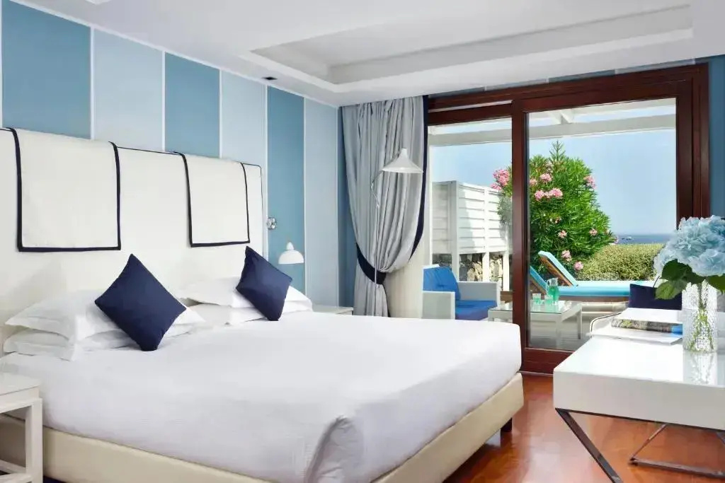 Deluxe Double room with sea view (full double bed)