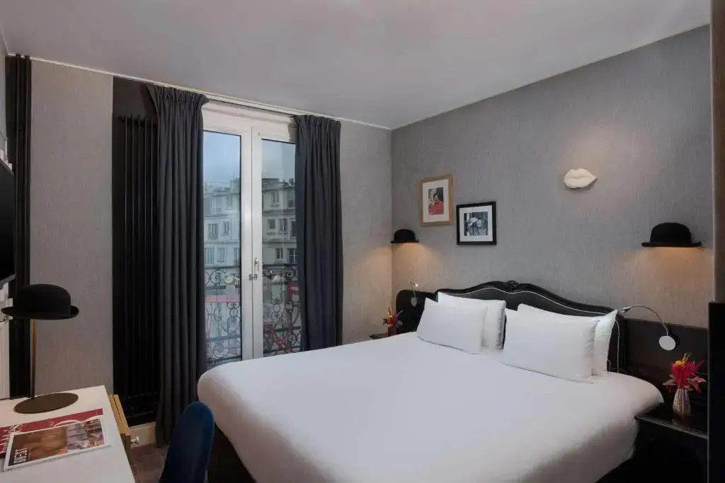 Standard Double room with balcony (full double bed)