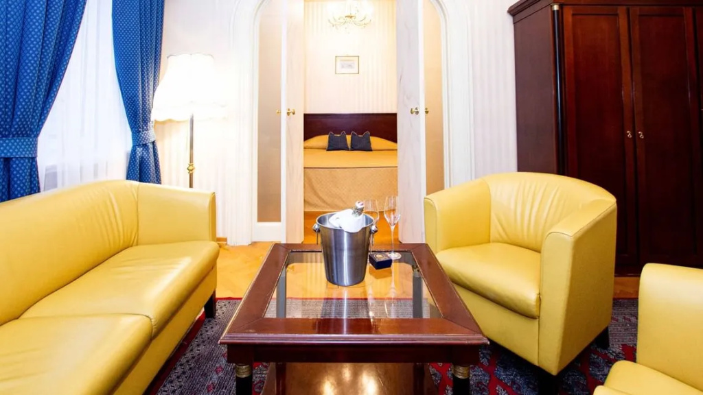 Ambassador Hotel - Chambres