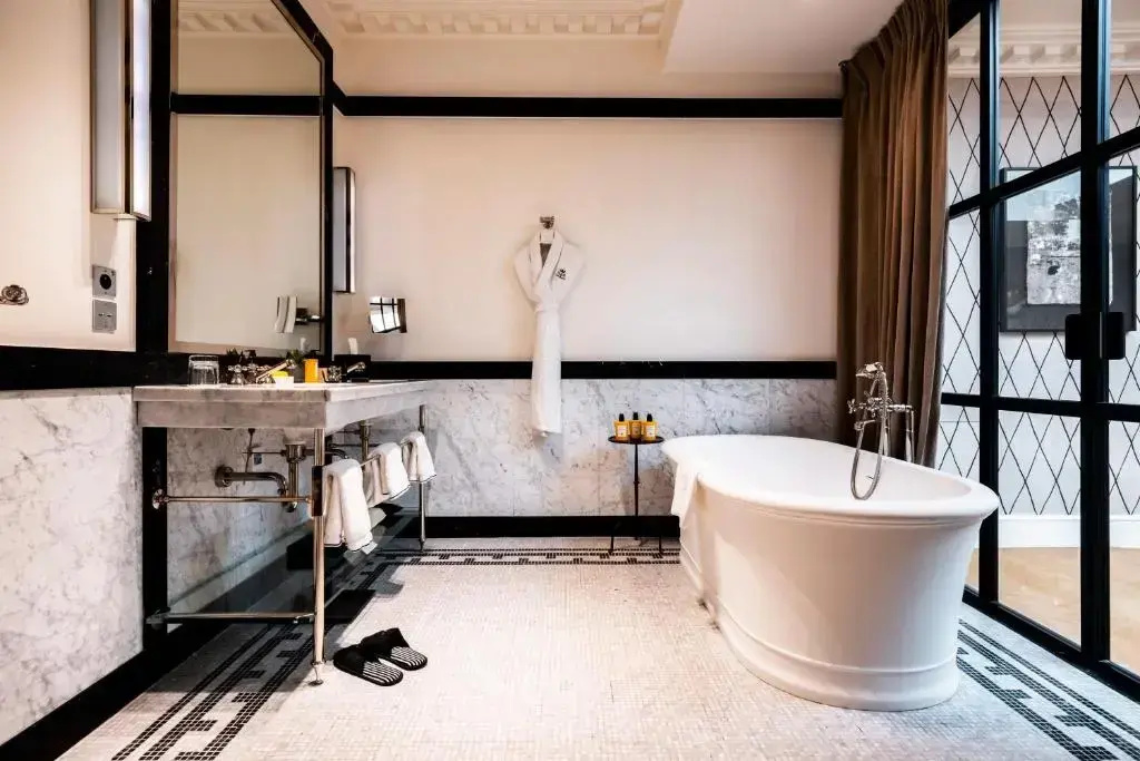 Hôtel de Berri Champs-Élysées, a Luxury Collection Hotel 9