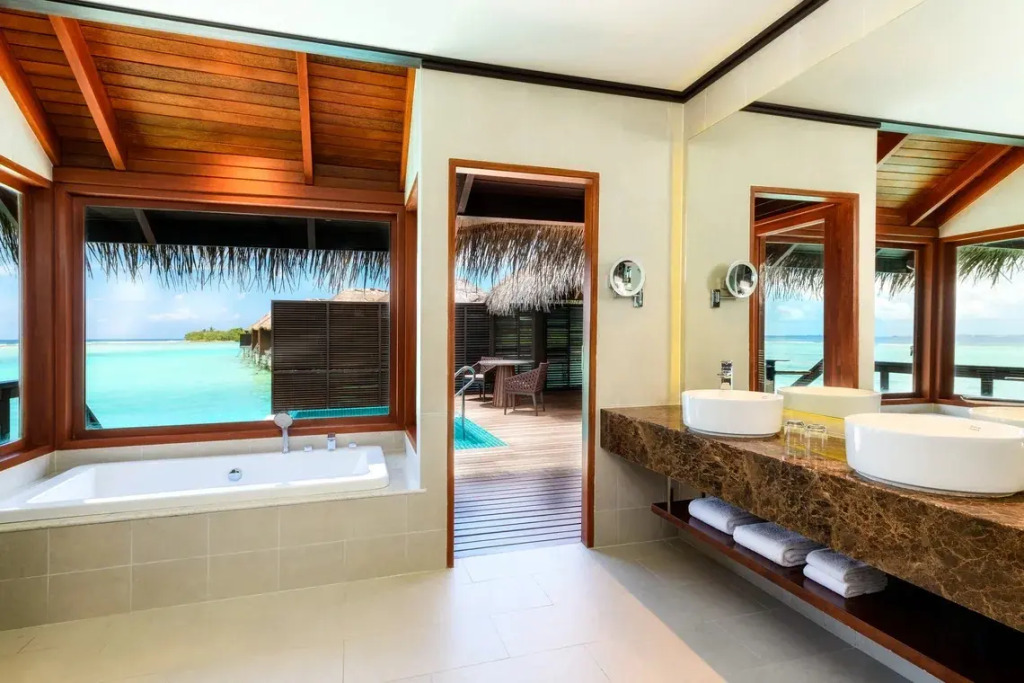 Sheraton Maldives Full Moon Resort & Spa