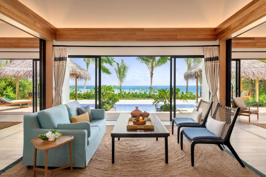 Hilton Maldives Amingiri Resort & Spa