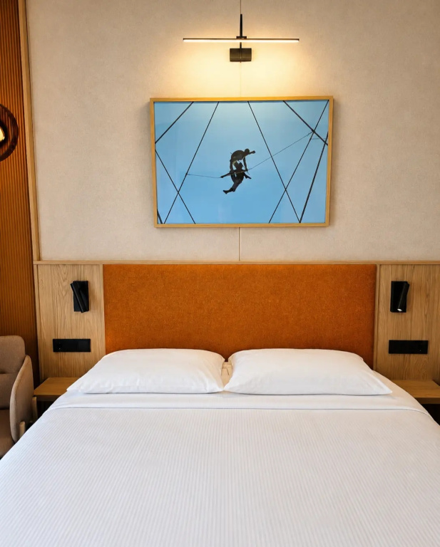 Premium Double room with river view (full double bed)