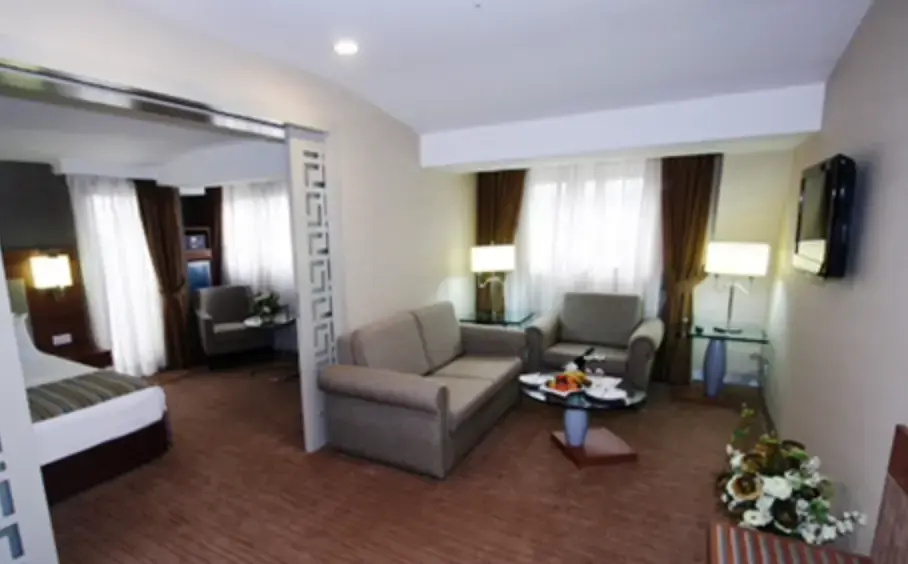 Double Suite (full double bed)