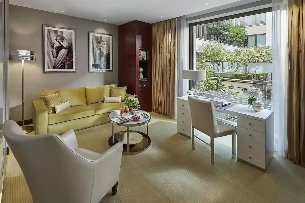 Deluxe Double Suite (twin beds)