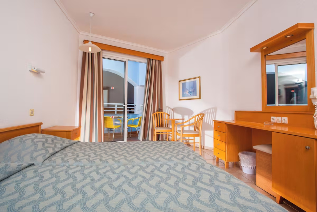 Double room with garden view (full double bed)