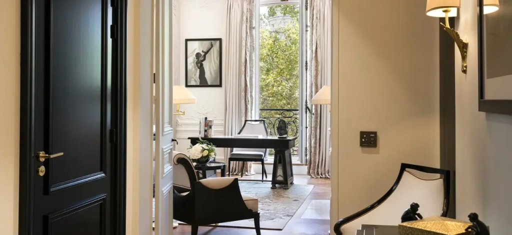 Hôtel Barrière Fouquet's Paris 53