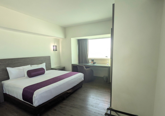 Business with Living Room Double Suite (full double bed)