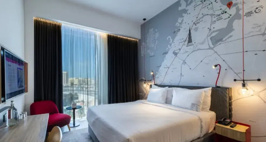 Deluxe Double room with canal view (full double bed)